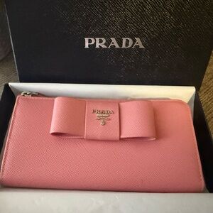 Luxury Prada Leather Saffiano Bow wallet/clutch